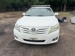 2011 Toyota Camry XLE - Exterior Front Center Image